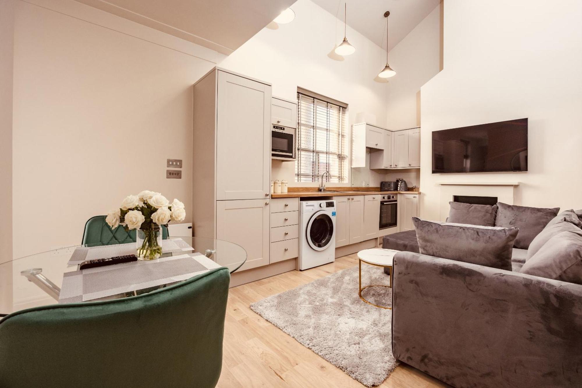 Luxury Near Lgi Hospital Super King Bed, Free Secure Parking *