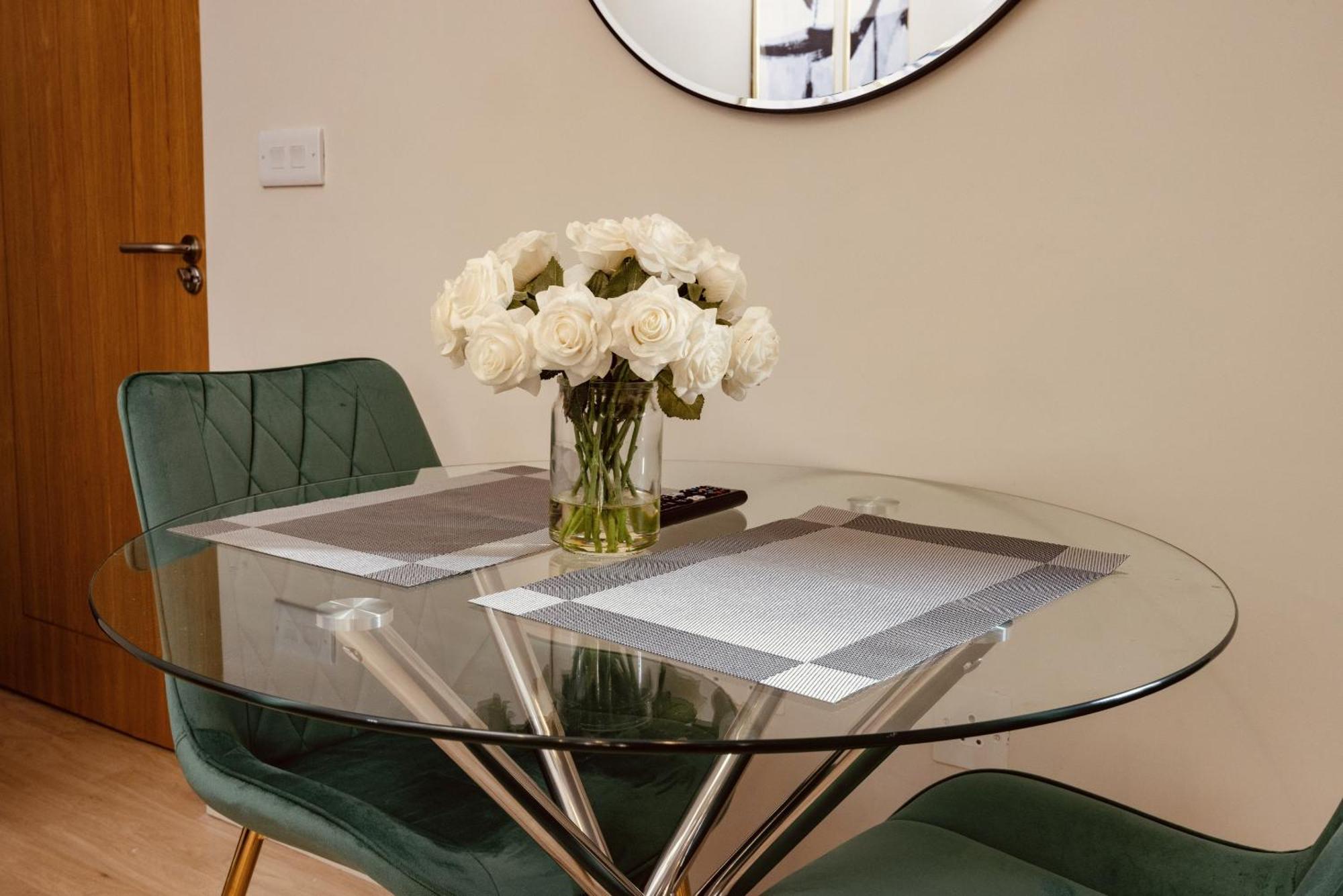 Luxury Near Lgi Hospital Super King Bed, Free Secure Parking * Leeds (West Yorkshire)