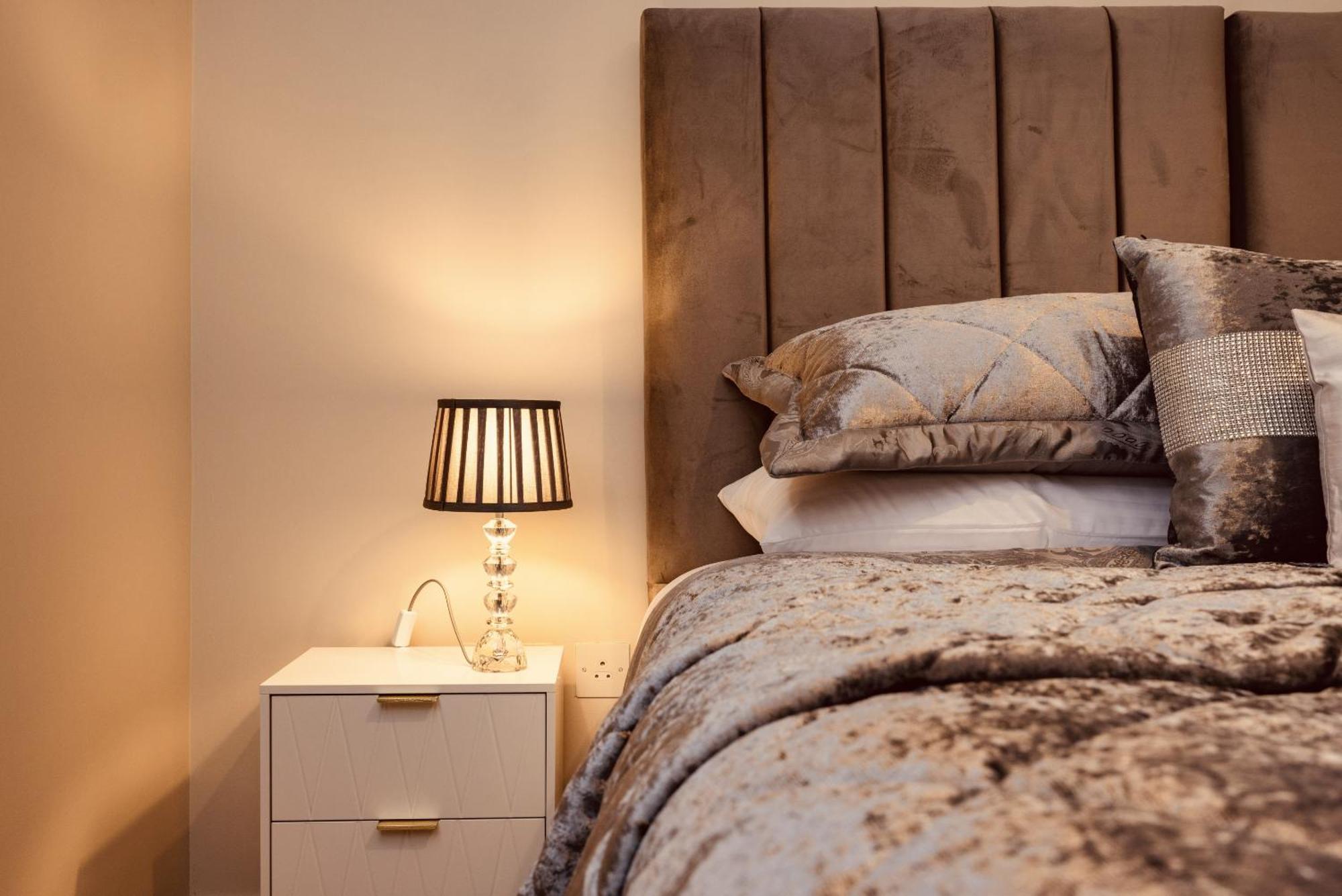 Luxury Near Lgi Hospital Super King Bed, Free Secure Parking Apartment *